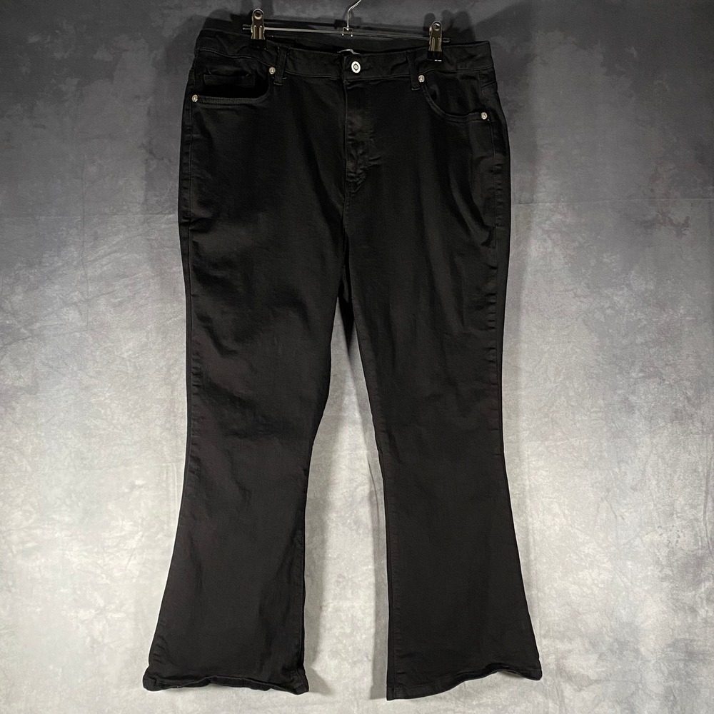 SLØ No Fast Fashion Black Flare Leg Denim Jeans Montreal Design